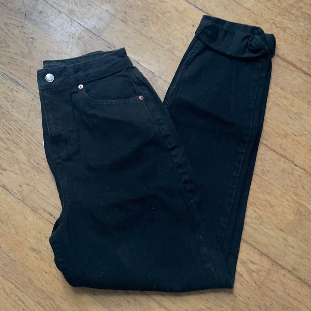Black mom jeans